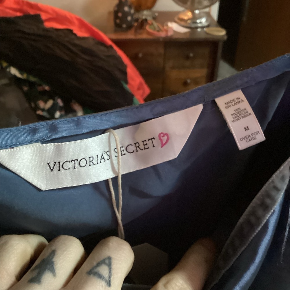 Vintage 90’s Victoria’s Secret Camisole - Picture 3 of 3